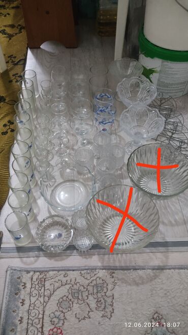 Наборы посуды: Продаю стекло-посуду в коробке все за 400 сом. фарфор в коробке всё за