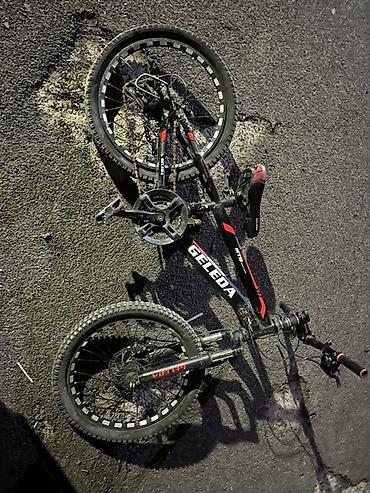 Велосипеды: Горный велосипед GELEDA MTB Взорвоно камера и покрышка заднее колесо — 2