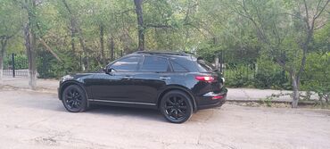 инфинити 2003: Продается автомобиль Infiniti FX-45 в черном цвете. Этот кроссовер