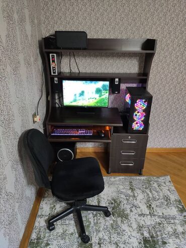 рабочий стол: Kompüter masası, İşlənmiş