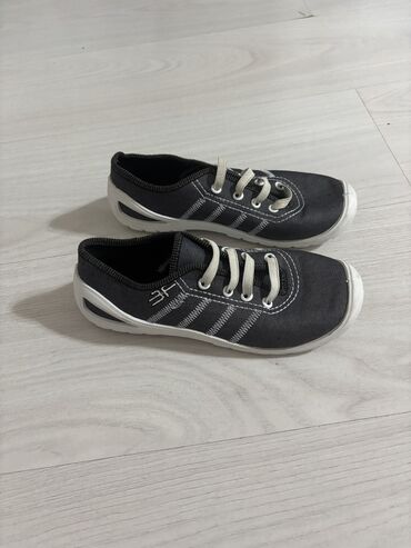 Детская обувь: Продаю туфли девичковые в идеальном состоянии, размер 36. Цена 500 — 6