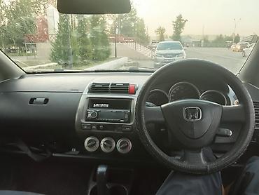 dodge hellcat: Honda Fit: 2001 г., 1.3 л, Автомат, Бензин, Хэтчбэк — 3