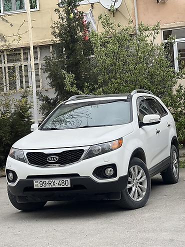 guzgu: Kia Sorento – ağ rəngli, şəhər və uzun məsafələr üçün rahat və geniş — 3
