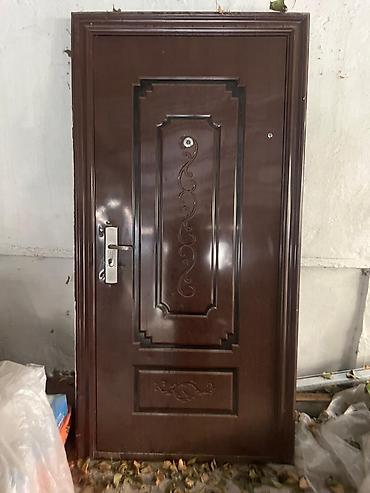 Seyif Qapı satılır qiyməti 150 manat ölçü eni 90 sm uzunu 2.05 sm
