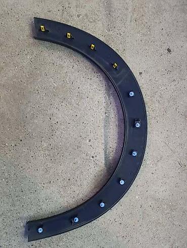 spaneri za kola: PLASTICNI RUB PREDNJI DESNI ZA CITROEN C4 CACTUS OD 2014. DO 2018 — 2