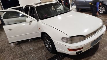 Toyota: Toyota Camry: 1993 г., 2.9 л, Механика, Бензин, Седан