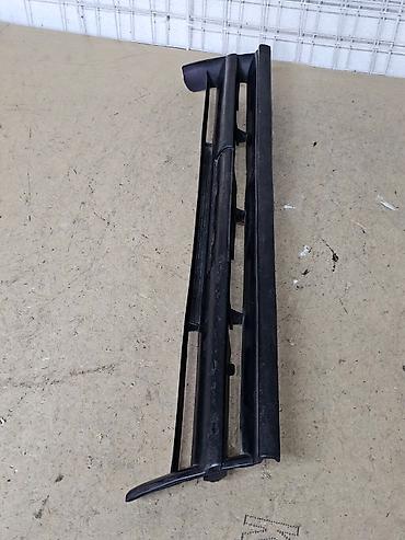 Решетки радиатора: Решетка радиатора Daihatsu 1990 г., Б/у, Оригинал — 4