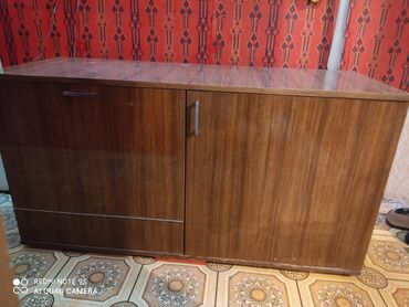 Другие тумбы и подставки: Продаю советскую тумбочку - холодильник " Бар ", в нерабочем