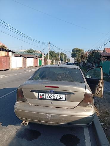 Ford: Ford Focus: 2000 г., 2 л, Механика, Бензин, Хэтчбэк — 6