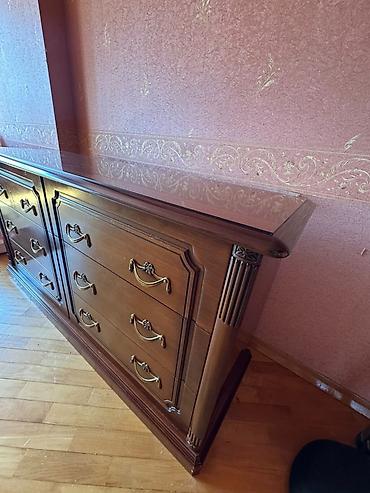 qedimi kamod: Klassik üslubda ikitərəfli komod/dresser - Material: ağac əsaslı — 2