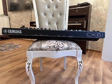 Sintezatorlar: Yamaha CK61 səhnə klaviaturası - 61 ədəd tam ölçülü klaviş (sürüşmə — 3
