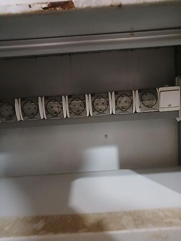 rack 42u: İşlənmiş, Elektrik şit, Ünvandan götürmə — 4