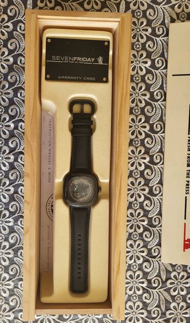 Qazanlar: Yeni, Qol saatı, Sevenfriday, rəng - Qara