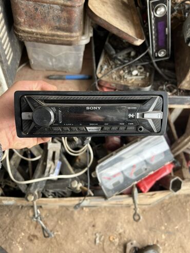 Магнитолы: Автомагнитола Sony, формат 1DIN. Основные особенности: - Поддержка — 1