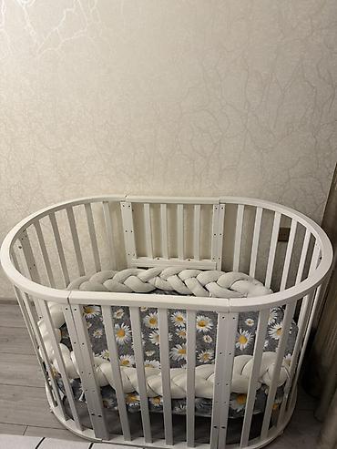 sederek mebel: Oval formalı uşaq beşiyi oval konstruksiya; kompakt ölçü sayəsində — 2