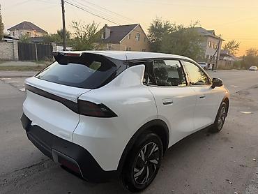 tesla model x: Электромобиль кроссовер, белый кузов, 5 дверей. Современный — 9