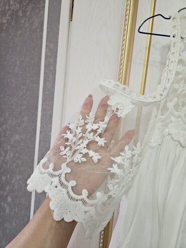 морозилка шоковой заморозки для дома: Шикарное фирменное нежное платье, нежные кружева, плечики открытые, на