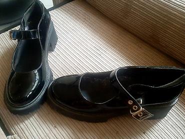 vansice patike: Ženske lakovane cipele sa platformom i kaišem - Model: Mary Jane stil — 4