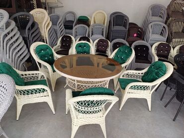 садовые столы и стулья: Кухонный стол и стул