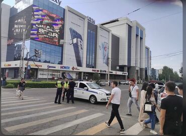 Продавцы-консультанты: Требуется девочка на аксессуары в ЦУМ . С опытом и без опыта . Отдел