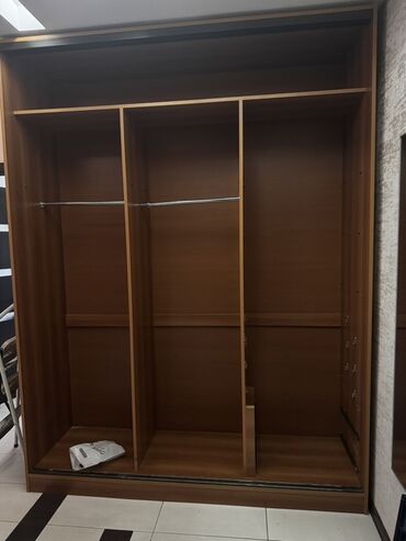 Kupe, Düz dolab, Qarderob, paltar dolabı