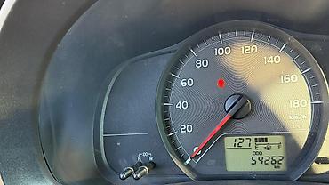 bort baqaj: Toyota Vitz (Yaris) hatchback - Kuzov: 5 qapılı, qara rəng - — 9