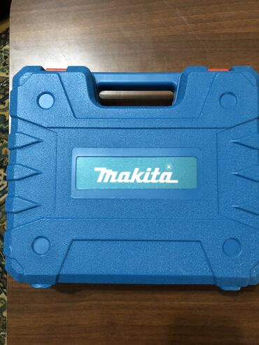 Отвертки и шуруповерты: Продаю новый шуруповерт фирмы Makita, полный комплект, 2 батареи