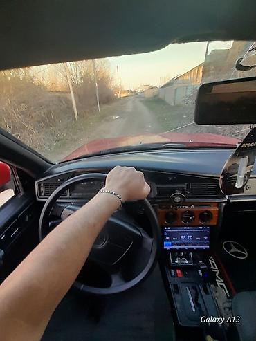 Mercedes-Benz: Mercedes-Benz 190: 2 l | 1993 il — 16