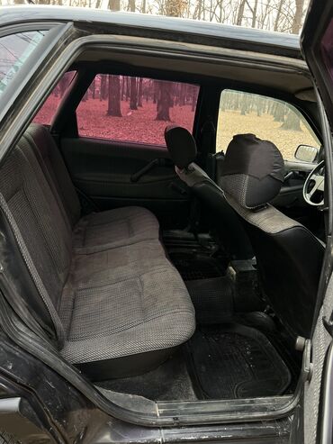 Volkswagen: Volkswagen Passat: 1992 г., 1.8 л, Механика, Бензин — 9