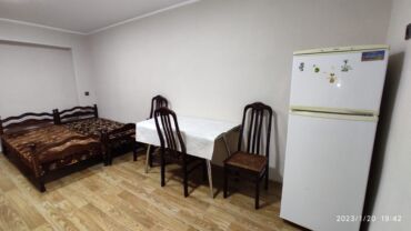 Uzunmüddətli kirayə mənzillər: Qarayevde 5/5 mertebesinde 1 otaqli ev komunal daxil 350 — 10