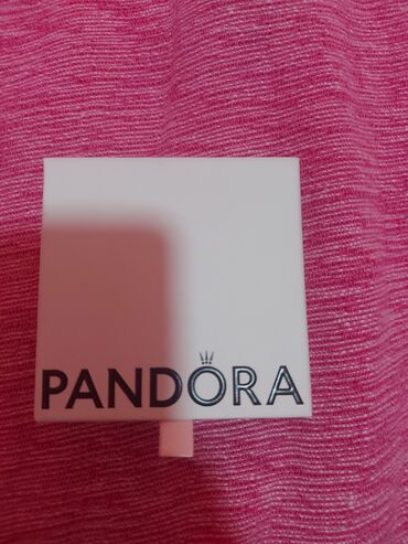 Nakit: Pandora nova narukvica,nikad nosena.prodaje se bez priveska