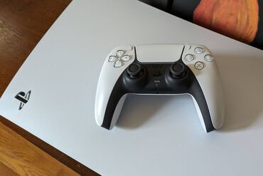 ps5 controller qiymeti: Playstation 5 Slim 1TB Agzi baqli qutudadir.Qiymet sondur.Whatsapdada