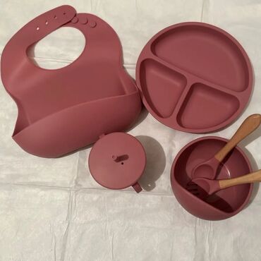 набор посуд: Безопасный, силиконовый детский набор посуды - первая посуда для