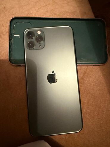 Apple iPhone: IPhone 11 Pro Max, Б/у, 128 ГБ, Space Gray, Зарядное устройство, Коробка, 69 %