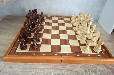 Деревянные шахматы из дуба (большой размер) Размер доски: 48 × 48 см