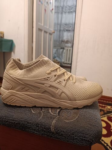 оригинальная обувь: Asics Gel-Kayano Trainer обувь оригинал 42 раз. 26,5 см. носил
