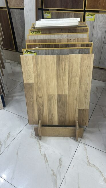 Laminat: Ağac naxışlı laminat döşəmə paneli - Təbii ağac teksturasını verən — 9