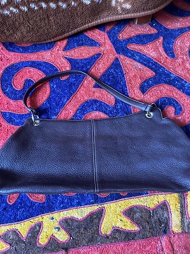 Классические сумки: Женские сумки, новые. Одна -кожа, другая- кожзам. Кожа стоит 1000 с — 3