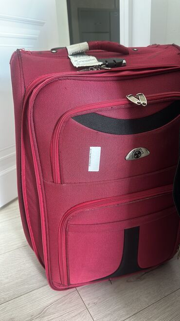 Чемоданы: 1 чемодан 45/80-2500 сом состояние отличное 2 чемодан-рюкзак 35/70 — 7