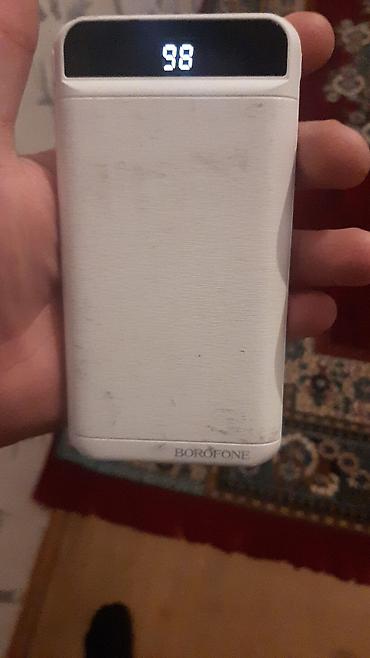 akumlyator dolduran aparat: Borofone daşınan enerji bankı (powerbank) - Rəng: ağ - LED rəqəmsal — 1
