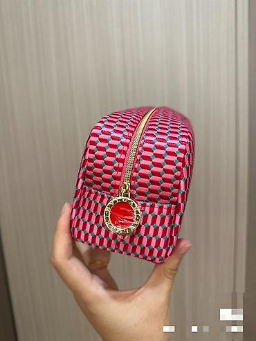 булгары кожа: Продаю косметичку Bulgari
Новые 
Есть 2 вида — 5