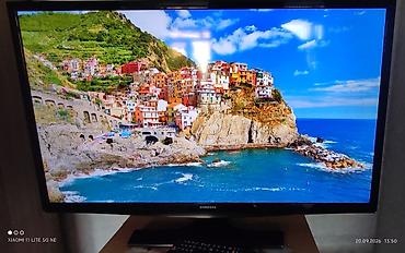 Samsung LED televizor, təxminən 40–43 düym ekran (16:9). Aşağıdakı