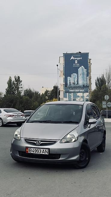 Honda Fit: 2006 г., 1.3 л, Автомат, Бензин, Хэтчбэк at lalafo.kg Honda Fit: 2006 г., 1.3 л, Автомат, Бензин, Хэтчбэк