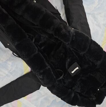 crna perjana jakna s jedna postava unutras: S (EU 36), Jednobojni, Sa postavom