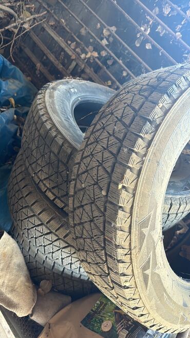 купить шины в бишкеке бу: Шины 235 / 65 / R 18, Зима, Б/у, Комплект, Внедорожные (АТ/МТ), Bridgestone