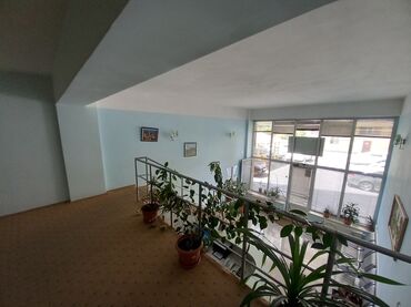 Ofislər: TƏCİLİ SATILIR: Natiq Şahbazov küçəsində, 150 m² sahəsi olan geniş və — 4