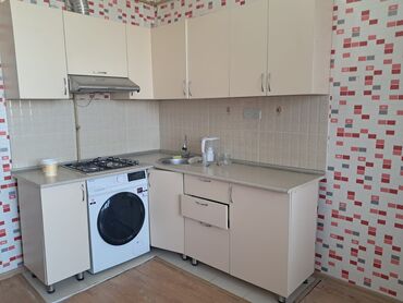 Divan və kreslo dəstləri: Metbex mebeli satilir📍yaxsi veziyyetde📍uzerinde qaz aspirator ve
