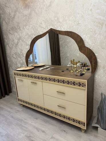 Divan və masa dəstləri: Kamod 
150azn
Qaracuxur 1009 leli