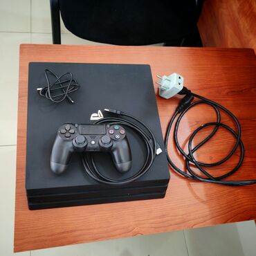 PS2 & PS1 (Sony PlayStation 2 & 1): PlayStation Ps-4 Pro modeldir prosifkalıdır oyunlara girmek üçün lan