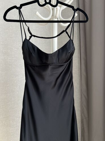 черное коктейльное платье: Вечернее платье, Коктейльное, Длинная модель, Без рукавов, S (EU 36)